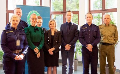Przedstawiciele SG - pamiątkowe zdjęcie po spotkaniu dot. współpracy w obszarze postępowań z cudzoziemcami 