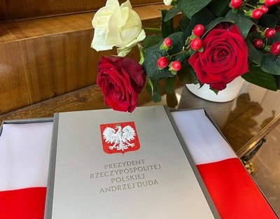 Flaga RP dla Komendy Głównej SG