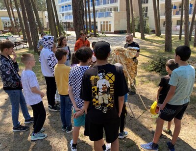 Dzieci uczestniczące w 1 edycji Warsztatów Survivalowych dla dzieci uchodźców wojennych z Ukrainy 