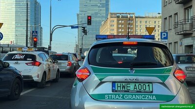 auto służbowe SG w ruchu miejskim