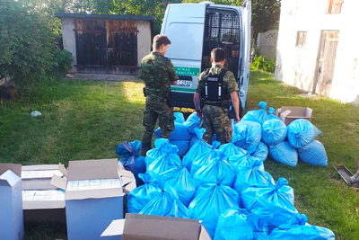 Funkcjonariusze SG zabezpieczają nielegalny towar 