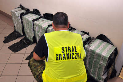 funkcjonariusz SG oraz nielegalne papierosy