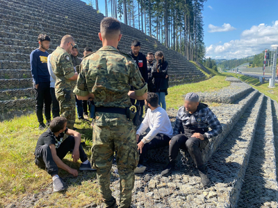 zatrzymanie nielegalnych migrantów 