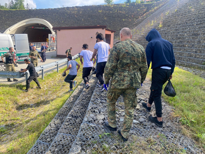 zatrzymanie nielegalnych migrantów 