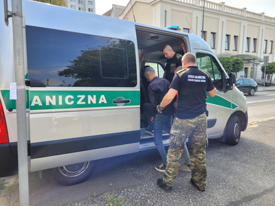 Funkcjonariusze SG zatrzymują cudzoziemca 