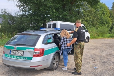 Funkcjonariusz SG zatrzymuje cudzoziemkę 