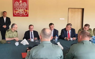 Budowa zapory elektronicznej na Bugu - konferencja Ministra SWiA Mariusza Kamińskiego 