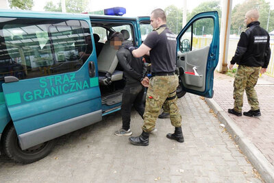 Funkcjonariusze SG zatrzymują cudzoziemców 
