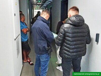 Działania kontrolne funkcjonariuszy z Placówki SG w Radomiu 