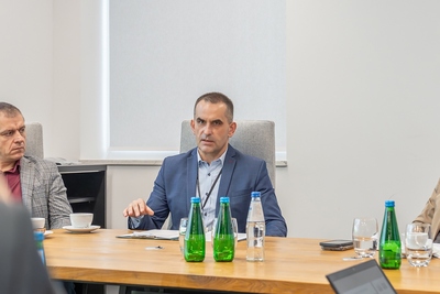 Płk SG A. Żukowski Zastępca Dyrektora ZG KGSG w czasie wizyty delegacji fińskiej Straży Granicznej w KGSG 