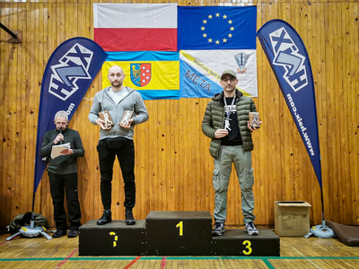 Funkcjonariusze SG na podium XX Maratonu Komandosa 