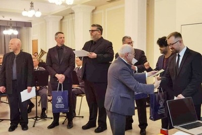 Muzyk Orkiestry Reprezentacyjnej SG półfinalistą międzynarodowego konkursu dyrygenckiego 