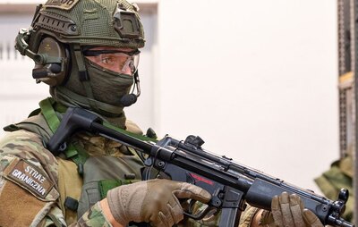 pistolet maszynowy HK MP5 
