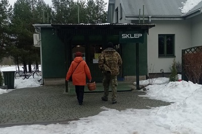 Funkcjonariusze Straży Granicznej pomagają mieszkańcom pogranicza