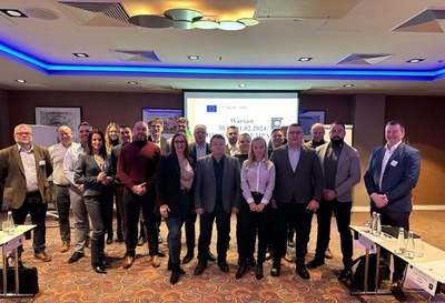 Fotografia pamiątkowa po spotkaniu uczestników działania 2.11 URSUS