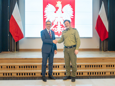 Dyrektor BSM KG SG płk SG S. Żakowiecki z przedstawicielem delegacji tureckiego Ministerstwa SW w Komendzie Głównej SG 