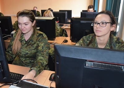 Funkcjonariuszki Straży Granicznej - słuchaczki kursu podstawowego 