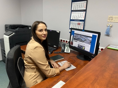 Jedna z pracownic cywilnych, zatrudnionych w Straży Granicznej 