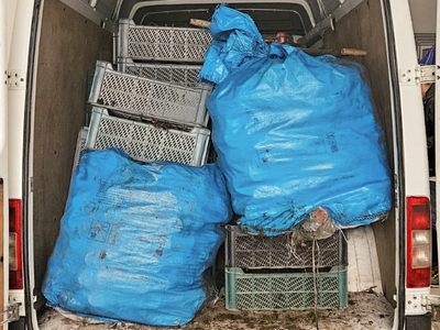 Ujawniony towar w przestrzeniu ładunkowej busa 