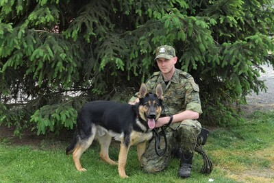 kpr. SG Paweł PUCIŁOWSKI pies ARAGOR 