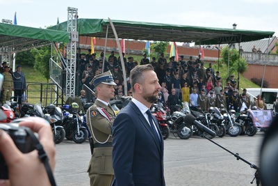 Minister Obrony Narodowej przemawia podczas Centralnych obchodów Dnia Weterana Działań poza Granicami Państwa Minister Obrony Narodowej przemawia podczas Centralnych obchodów Dnia Weterana Działań poza Granicami Państwa