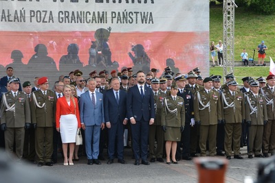 Uczestnicy Centralnych obchodów Dnia Weterana Działań poza Granicami Państwa podczas uroczystości Uczestnicy Centralnych obchodów Dnia Weterana Działań poza Granicami Państwa podczas uroczystości