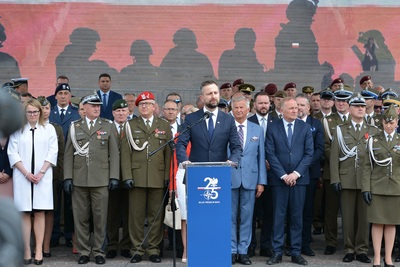 Minister Obrony Narodowej przemawia podczas Centralnych obchodów Dnia Weterana Działań poza Granicami Państwa Minister Obrony Narodowej przemawia podczas Centralnych obchodów Dnia Weterana Działań poza Granicami Państwa