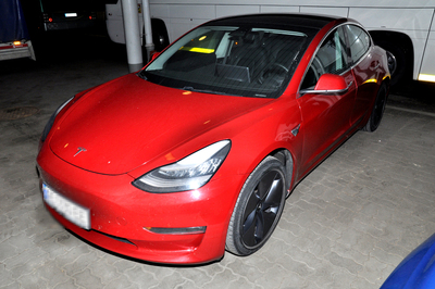 Tesla odzyskana na podkarpackiej granicy Tesla odzyskana na podkarpackiej granicy