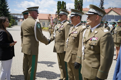 Komendant Główny SG i Komendant Bieszczadzkiego OSG podczas uroczystości zmiany na stanowisku Komendanta Bieszczadzkiego OSGG Komendant Główny SG i Komendant Bieszczadzkiego OSG podczas uroczystości zmiany na stanowisku Komendanta Bieszczadzkiego OSG