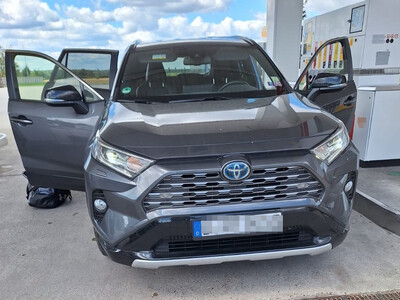 Toyota odzyskana przez strażników granicznych ze Świecka Toyota odzyskana przez strażników granicznych ze Świecka