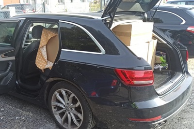 Nielegalny towar akcyzowy w bagażniku pojazdu Nielegalny towar akcyzowy w bagażniku pojazdu