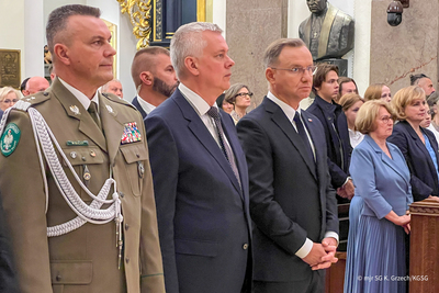 Uczestnicy mszy pogrzebowej w Katedrze Polowej Wojska Polskiego. Uczestnicy mszy pogrzebowej w Katedrze Polowej Wojska Polskiego.