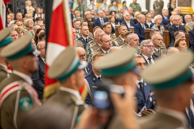 Uczestnicy mszy pogrzebowej w Katedrze Polowej Wojska Polskiego. Uczestnicy mszy pogrzebowej w Katedrze Polowej Wojska Polskiego.