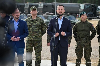 Wicepremier, Wiceminister SWiA, Komendant Główny SG i przedstawiciel MON podczas wizyty na Podlasiu Wicepremier, Wiceminister SWiA, Komendant Główny SG i przedstawiciel MON podczas wizyty na Podlasiu