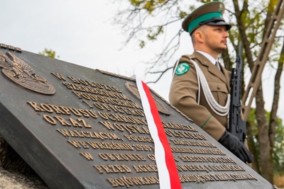 Tablica upamiętniająca poległych. Tablica upamiętniająca poległych.