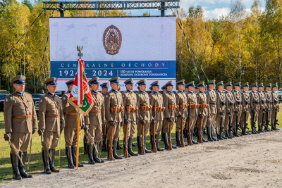 Poczet sztandarowy podczas Uroczystych obchodów 85. rocznicy bitwy pod Wytycznem Poczet sztandarowy podczas Uroczystych obchodów 85. rocznicy bitwy pod Wytycznem