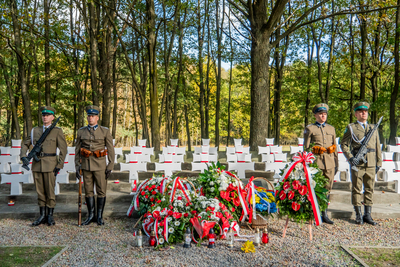 Miejsce pamięci podczas uroczystych obchodów 85. rocznicy bitwy pod Wytycznem Miejsce pamięci podczas uroczystych obchodów 85. rocznicy bitwy pod Wytycznem
