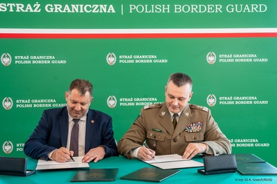 Komendant Główny Straży Granicznej i Szef Krajowej Administracji Skarbowej podpisują porozumienie Komendant Główny Straży Granicznej i Szef Krajowej Administracji Skarbowej podpisują porozumienie