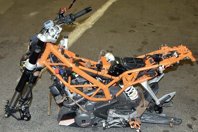 Odzyskane części ze skradzionego motocykla Odzyskane części ze skradzionego motocykla