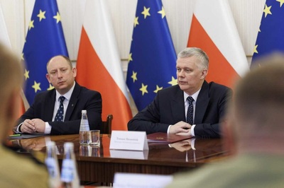 Minister Spraw Wewnętrznych i Administracji podczas narady ze służbami Minister Spraw Wewnętrznych i Administracji podczas narady ze służbami