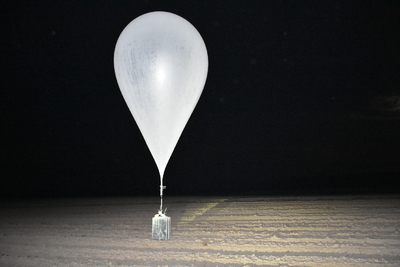 Balon meteorologiczny z nielegalną przesyłką. Balon meteorologiczny z nielegalną przesyłką.