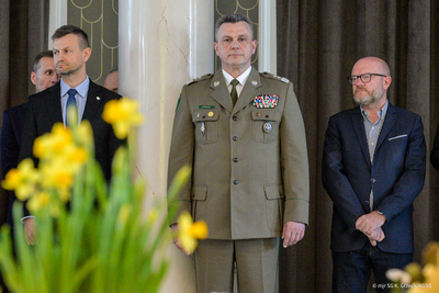 Komendant Główny SG i Podsekretarz Stanu w MSWiA podczas wielkanocnego spotkania w Komendzie Głównej SG Komendant Główny SG i Podsekretarz Stanu w MSWiA podczas wielkanocnego spotkania w Komendzie Głównej SG