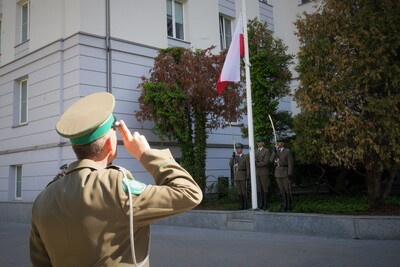 Uroczysta zbiórka z okazji Dnia Flagi Rzeczypospolitej Polskiej w KGSG Uroczysta zbiórka z okazji Dnia Flagi Rzeczypospolitej Polskiej w KGSG