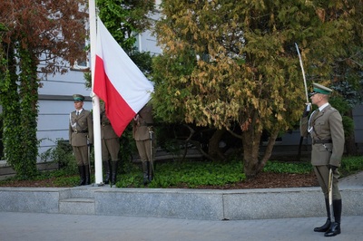 Uroczysta zbiórka z okazji Dnia Flagi Rzeczypospolitej Polskiej w KGSG Uroczysta zbiórka z okazji Dnia Flagi Rzeczypospolitej Polskiej w KGSG