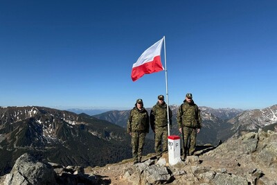 Dzień Flagi Rzeczypospolitej Polskiej w Karpackim Oddziale Straży Granicznej Dzień Flagi Rzeczypospolitej Polskiej w Karpackim Oddziale Straży Granicznej