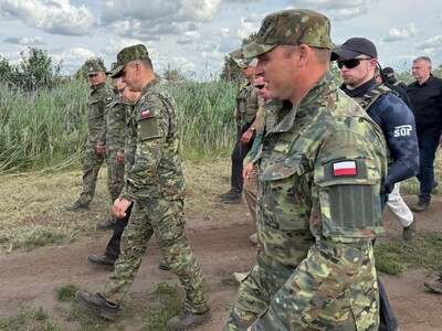 Prezydent RP z wizytą na granicy polsko-białoruskiej Prezydent RP z wizytą na granicy polsko-białoruskiej