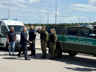 Spotkanie szefów MSW Polski i Litwy na granicy w Budzisku Spotkanie szefów MSW Polski i Litwy na granicy w Budzisku