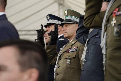 Gen. bryg. SG Tomasz Michalski uczestniczy w uroczystości przyjęcia przez Prezydenta RP Karola Nawrockiego zwierzchnictwa nad Siłami Zbrojnymi RP Gen. bryg. SG Tomasz Michalski uczestniczy w uroczystości przyjęcia przez Prezydenta RP Karola Nawrockiego zwierzchnictwa nad Siłami Zbrojnymi RP