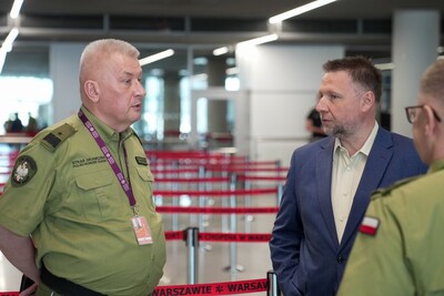 Wizyta Ministra Spraw Wewnętrznych i Administracji w Placówce Straży Granicznej Warszawa-Okęcie Wizyta Ministra Spraw Wewnętrznych i Administracji w Placówce Straży Granicznej Warszawa-Okęcie