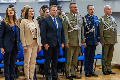 W szkołach średnich ruszyły oddziały mundurowe. W szkołach średnich ruszyły oddziały mundurowe